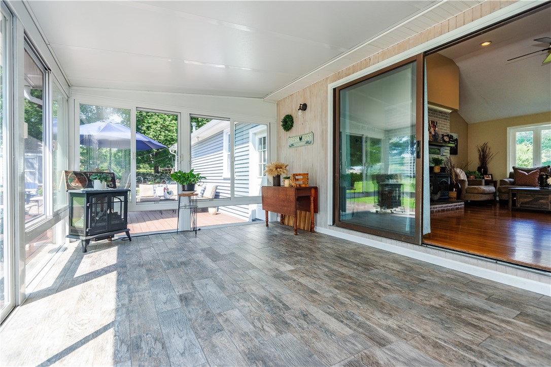 North Kingstown, Rhode Island 02852, United States, 4 Bedrooms Bedrooms, ,3 BathroomsBathrooms,Residential,Active,173749