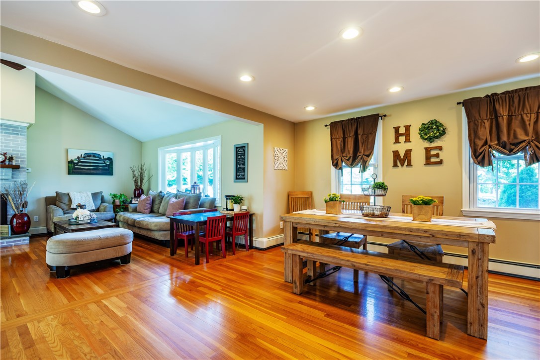 North Kingstown, Rhode Island 02852, United States, 4 Bedrooms Bedrooms, ,3 BathroomsBathrooms,Residential,Active,173749