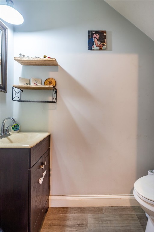 Warwick, Rhode Island 02886, United States, 3 Bedrooms Bedrooms, ,2 BathroomsBathrooms,Residential,Active,97672