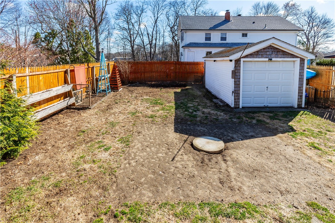 Warwick, Rhode Island 02886, United States, 3 Bedrooms Bedrooms, ,2 BathroomsBathrooms,Residential,Active,97672