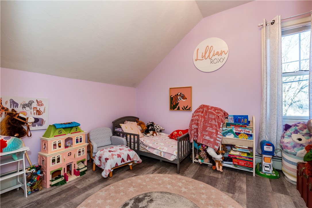 Warwick, Rhode Island 02886, United States, 3 Bedrooms Bedrooms, ,2 BathroomsBathrooms,Residential,Active,97672