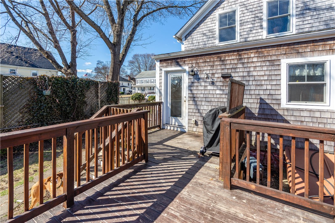 Warwick, Rhode Island 02886, United States, 3 Bedrooms Bedrooms, ,2 BathroomsBathrooms,Residential,Active,97672