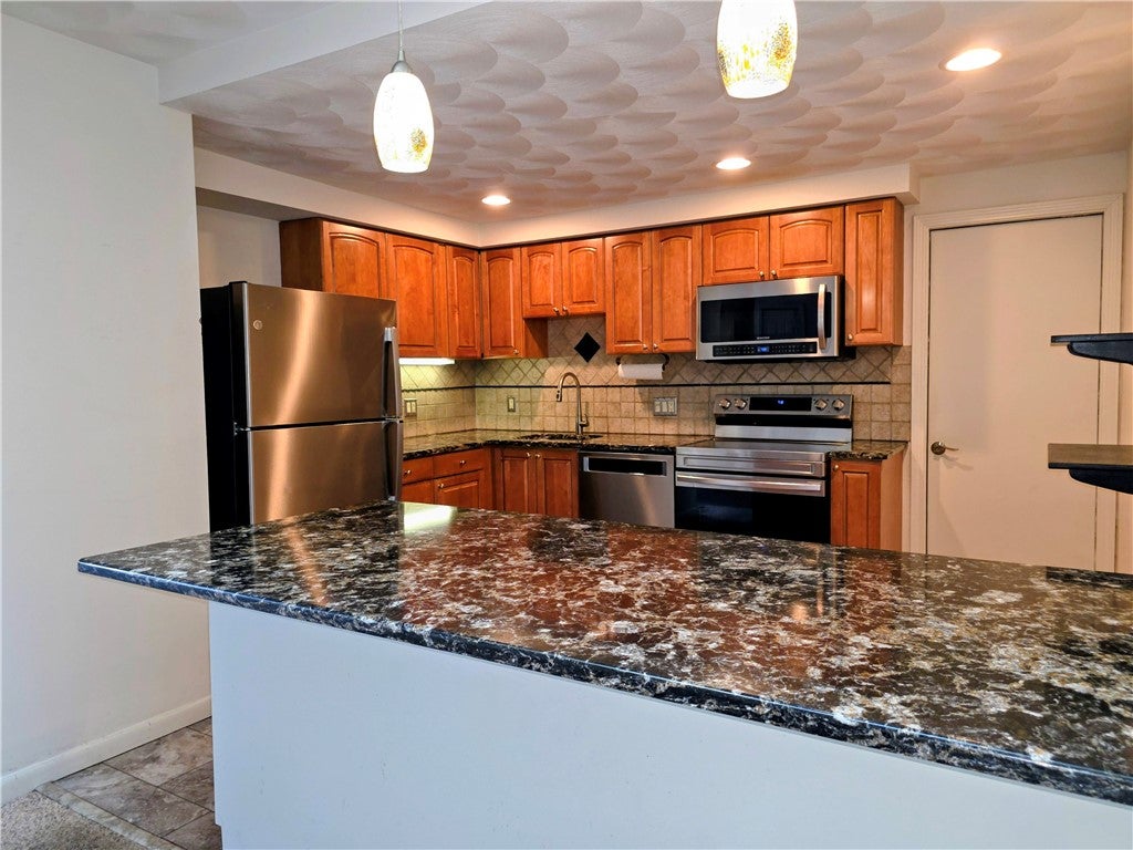 732 Manomet Court 732