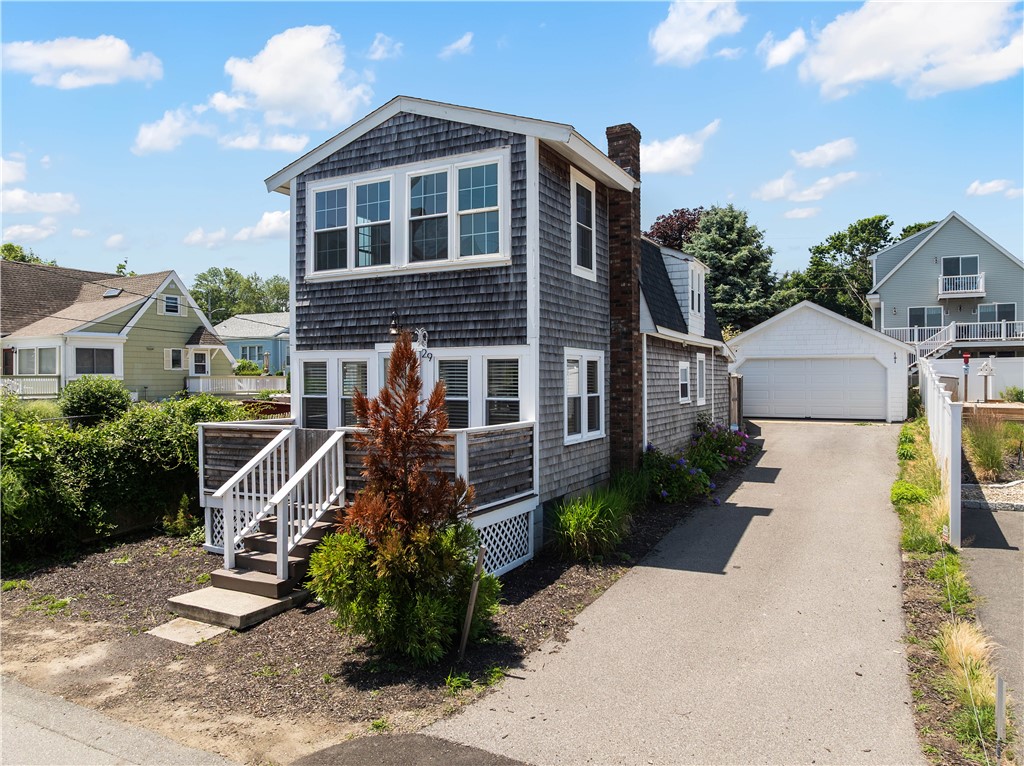 29 Aquidneck Avenue