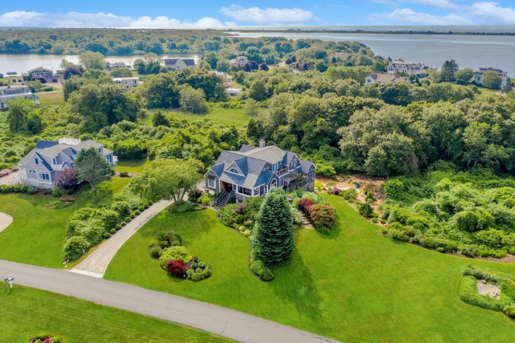27 West Willow Lane