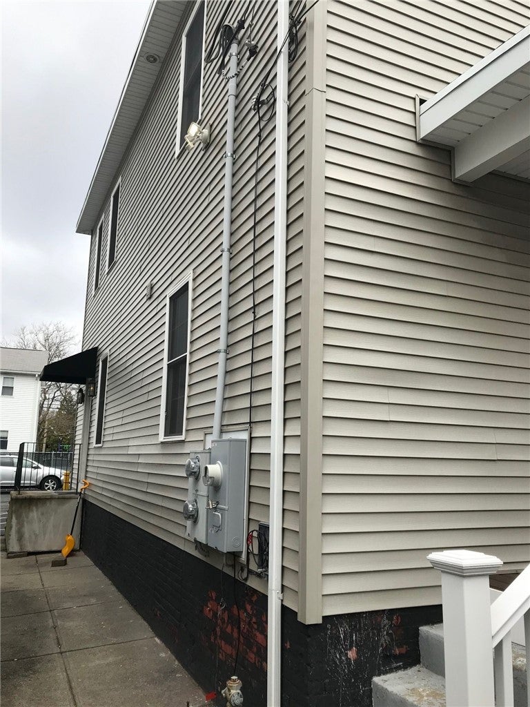 100 Knight (Rear House) Street 1
