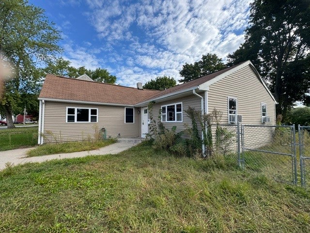 114 Earl Avenue
