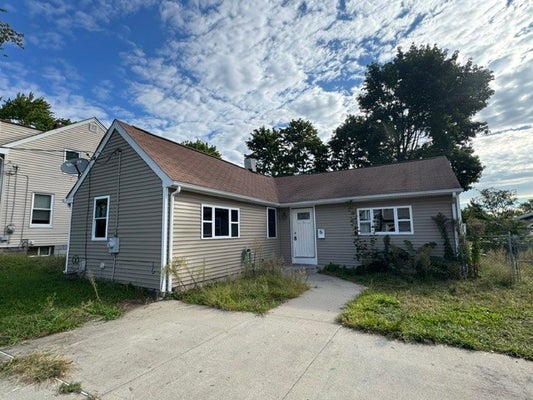 114 EARL AVE, RIVERSIDE, RI 02915 - Image 3cd4aa97f2ddae6a2153b3d01d25fe8c/327281351