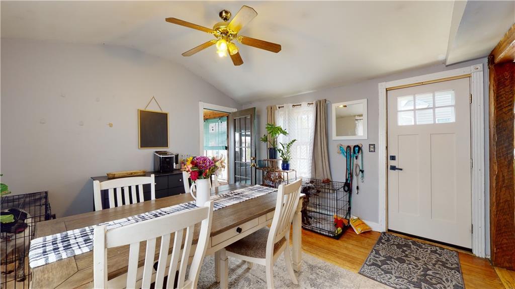 Photo 6 of 28 of 25 Fordson Avenue house