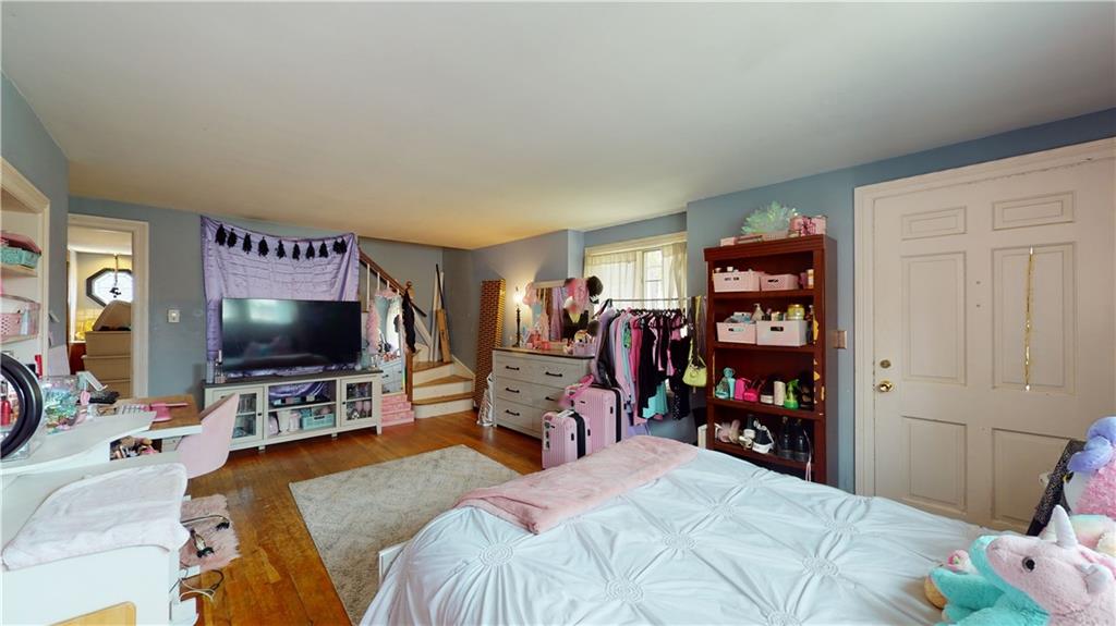 Photo 10 of 28 of 25 Fordson Avenue house