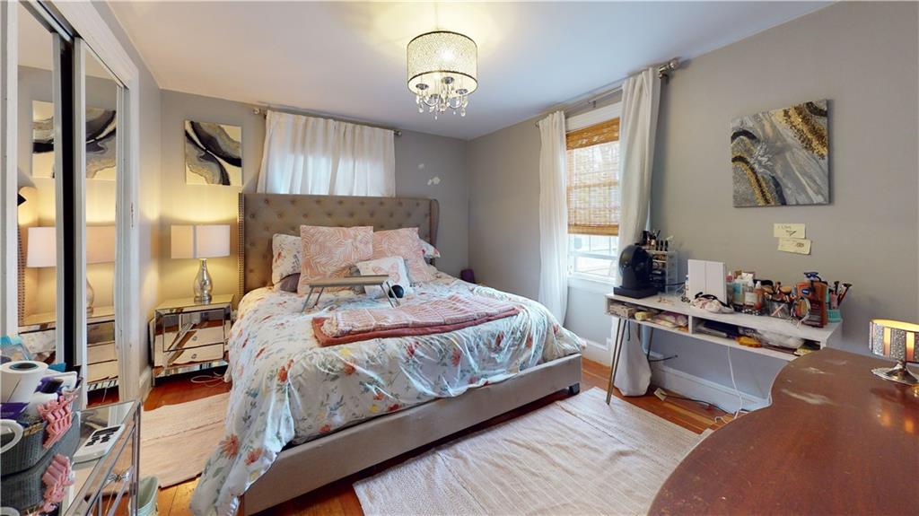 Photo 11 of 28 of 25 Fordson Avenue house