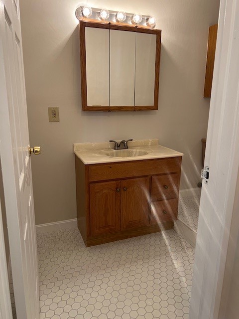 North Providence, Rhode Island 02904, United States, 2 Bedrooms Bedrooms, ,2 BathroomsBathrooms,Residential,Active,156572