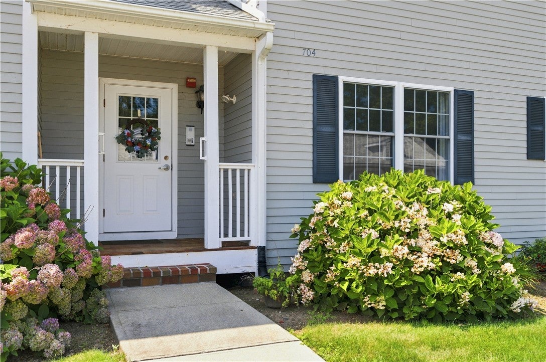 720 Putnam Pike 704