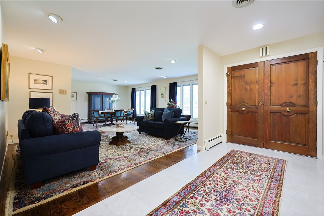 145 Meshanticut Valley Parkway