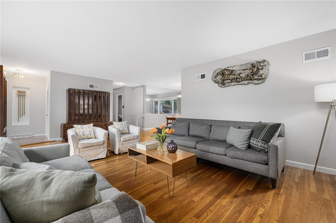 14 Twin Oak Drive