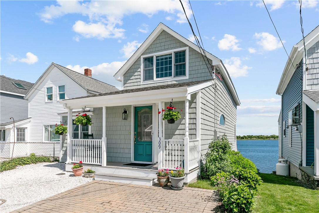 309 Riverside Street