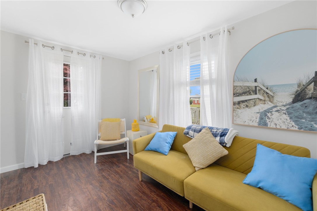 66 Knowlesway Upper unit