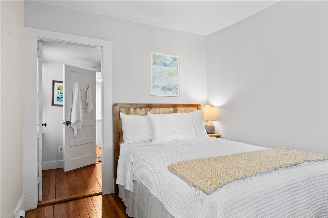 Newport, Rhode Island 02840, United States, 2 Bedrooms Bedrooms, ,1 BathroomBathrooms,Residential,Active,4993