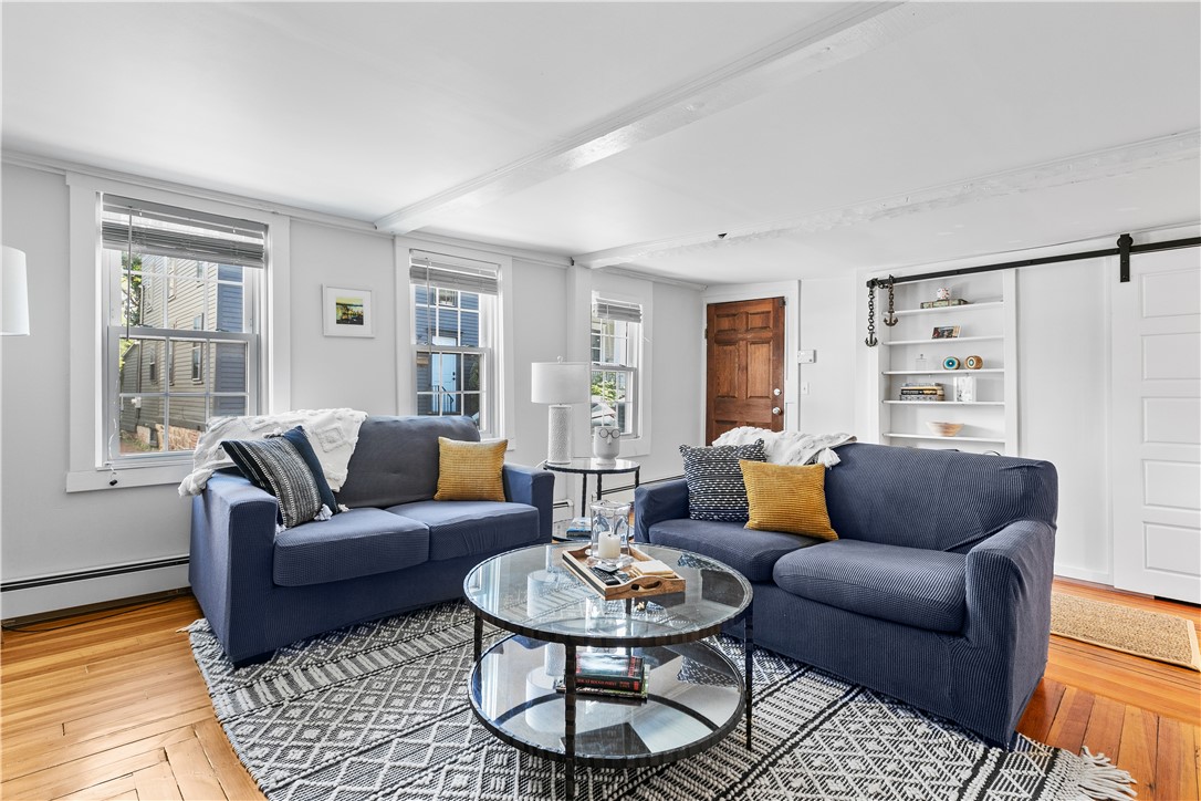 Newport, Rhode Island 02840, United States, 2 Bedrooms Bedrooms, ,1 BathroomBathrooms,Residential,Active,4993