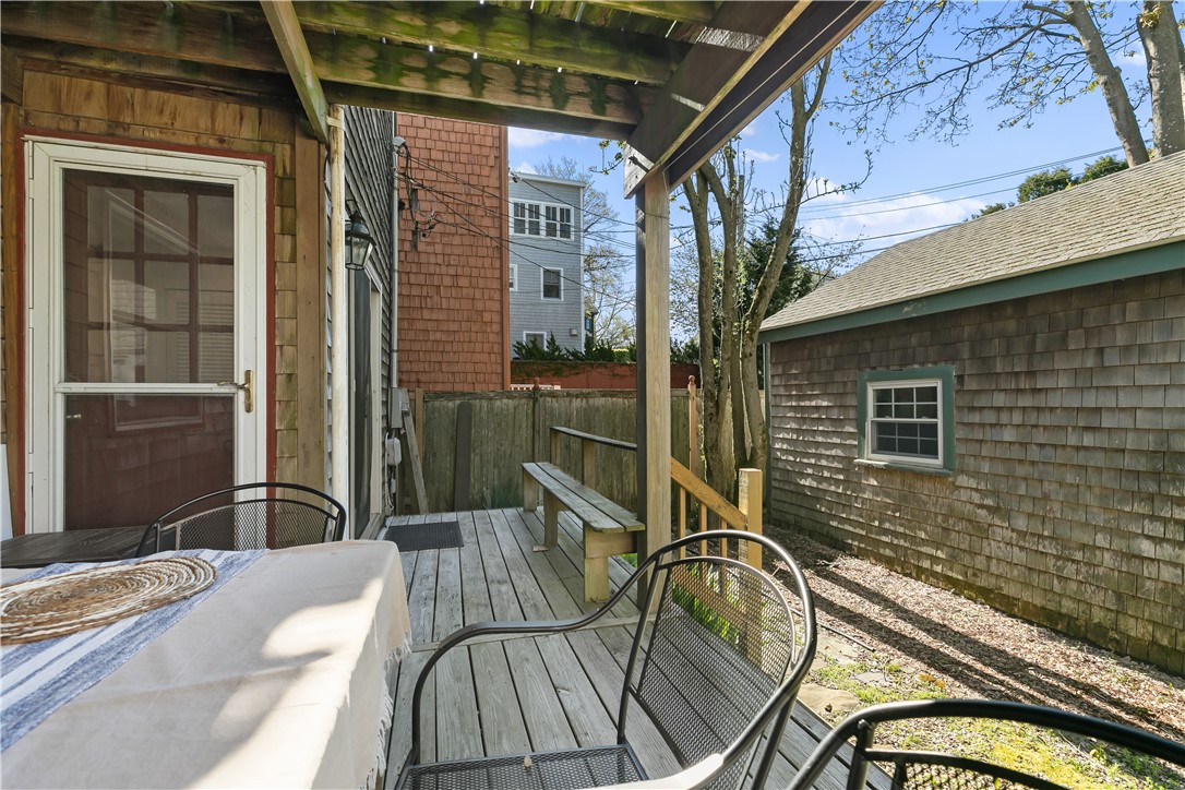 Newport, Rhode Island 02840, United States, 2 Bedrooms Bedrooms, ,1 BathroomBathrooms,Residential,Active,4993