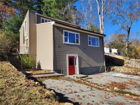 Single Family Residence in Coventry RI 53 Knotty Oak Shores.jpg