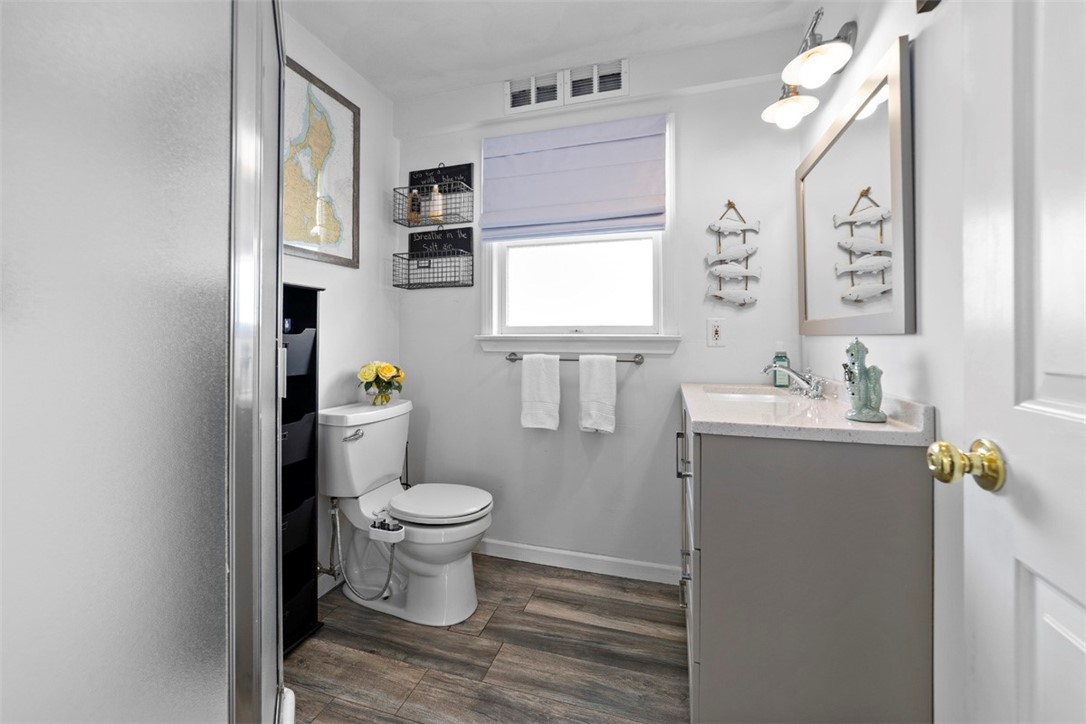 South Kingstown, Rhode Island 02879, United States, 3 Bedrooms Bedrooms, ,2 BathroomsBathrooms,Residential,Active,167792