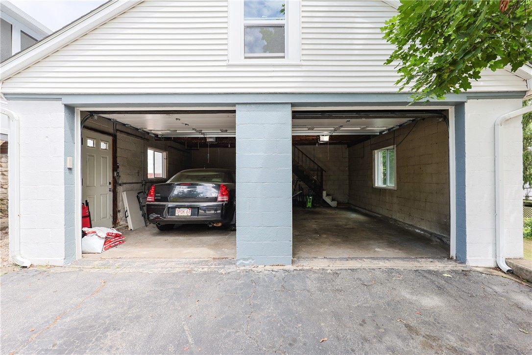 Johnston, Rhode Island 02919, United States, 4 Bedrooms Bedrooms, ,2 BathroomsBathrooms,Residential,Active,185026