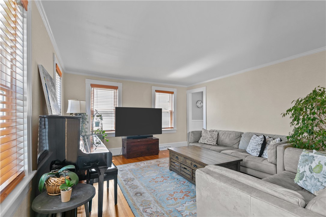 52 Ladeira Avenue
