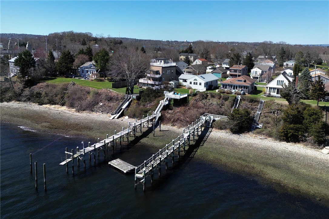 31 Narragansett Boulevard