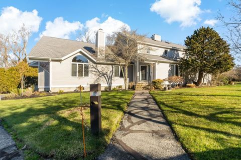 127 Oceanwoods Drive North Kingstown RI 02852