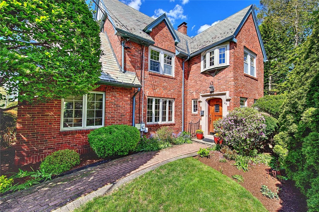 40 Dryden Avenue