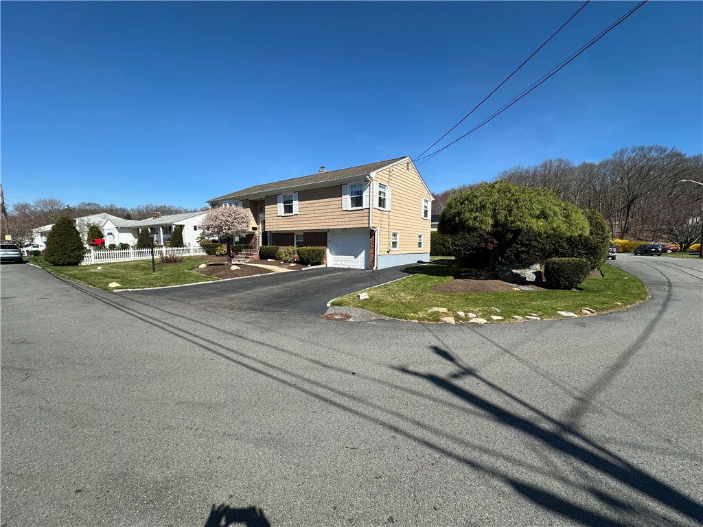 43 BICENTENNIAL Way