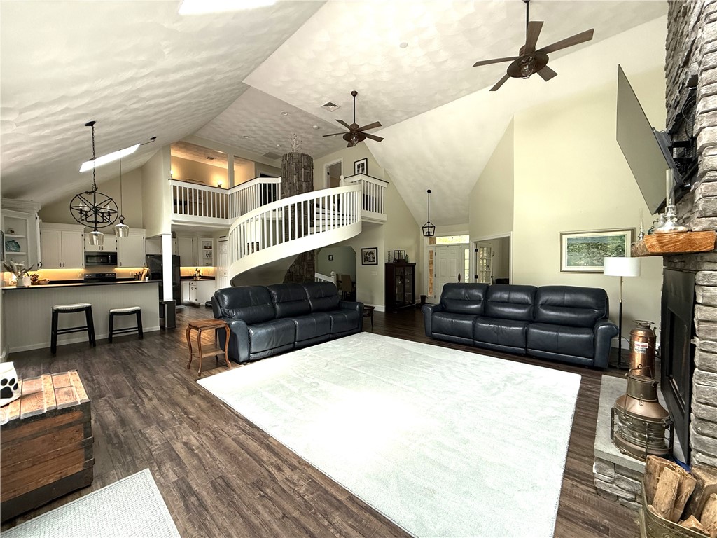 453 Plain Road