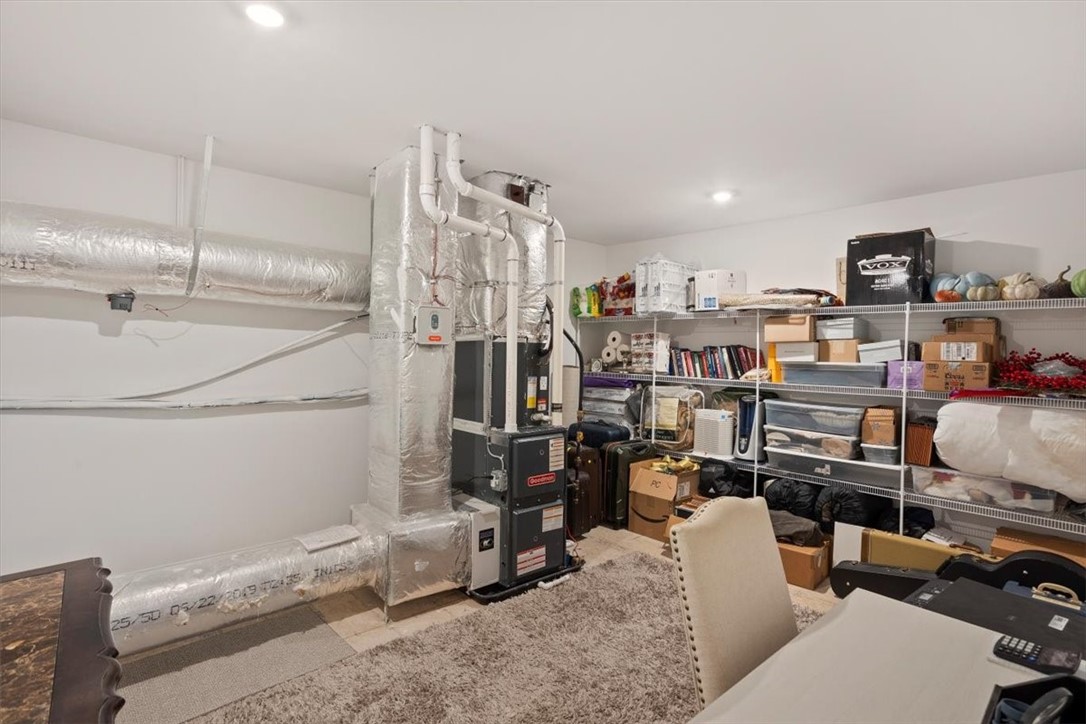 North Kingstown, Rhode Island 02852, United States, 2 Bedrooms Bedrooms, ,3 BathroomsBathrooms,Residential,Active,212054