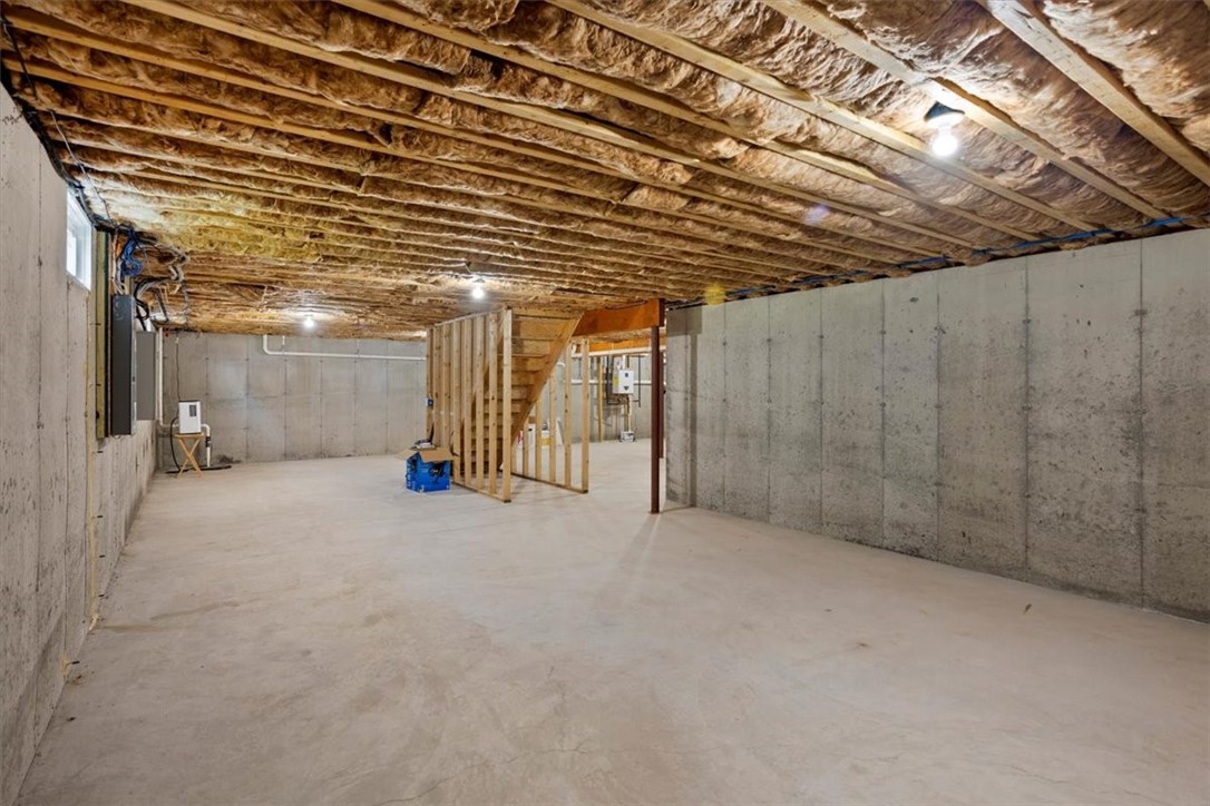 North Kingstown, Rhode Island 02852, United States, 2 Bedrooms Bedrooms, ,3 BathroomsBathrooms,Residential,Active,212054