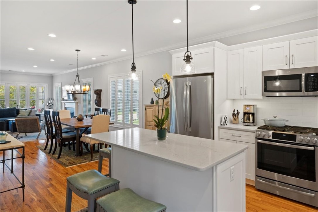 North Kingstown, Rhode Island 02852, United States, 2 Bedrooms Bedrooms, ,3 BathroomsBathrooms,Residential,Active,212054