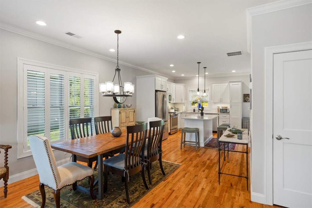 North Kingstown, Rhode Island 02852, United States, 2 Bedrooms Bedrooms, ,3 BathroomsBathrooms,Residential,Active,212054