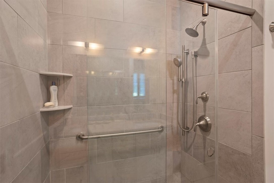 North Kingstown, Rhode Island 02852, United States, 2 Bedrooms Bedrooms, ,3 BathroomsBathrooms,Residential,Active,212054