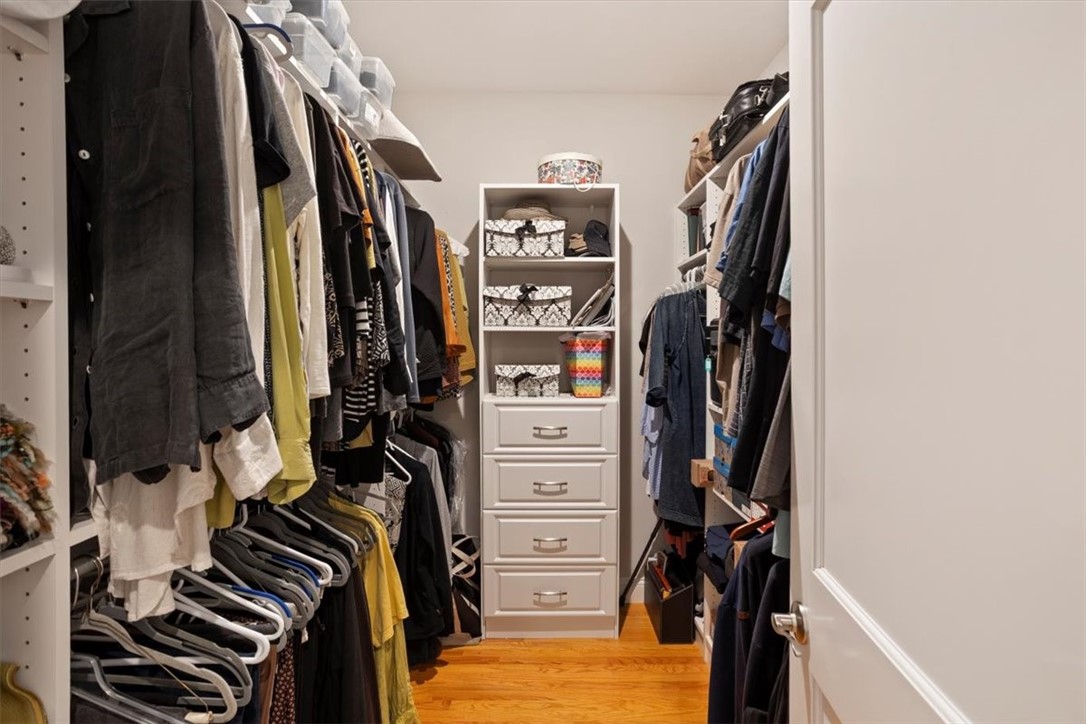 North Kingstown, Rhode Island 02852, United States, 2 Bedrooms Bedrooms, ,3 BathroomsBathrooms,Residential,Active,212054