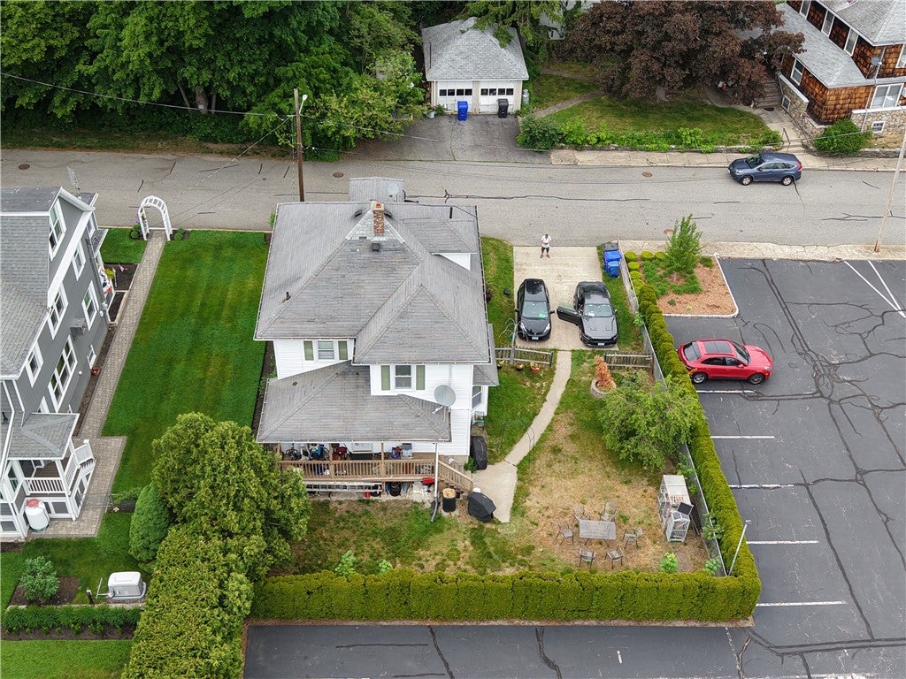10 Gendron Street