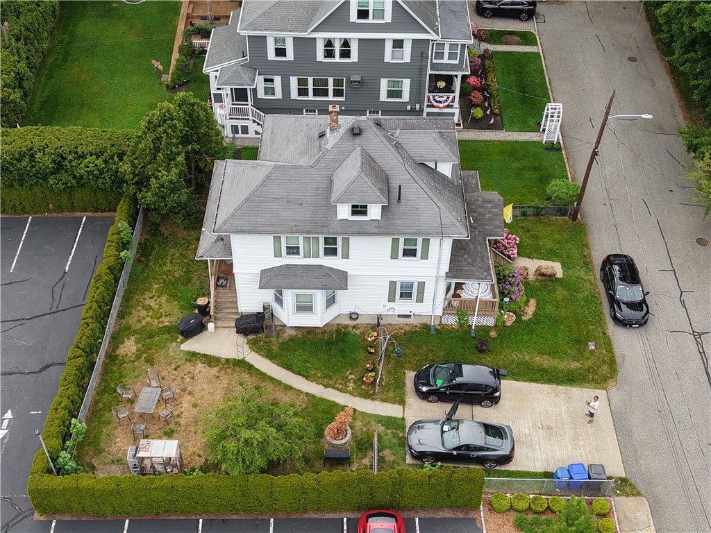 10 Gendron Street