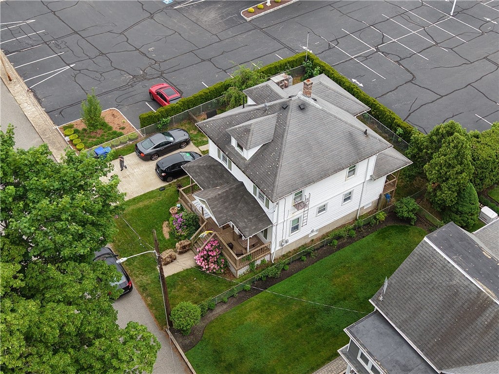 10 Gendron Street