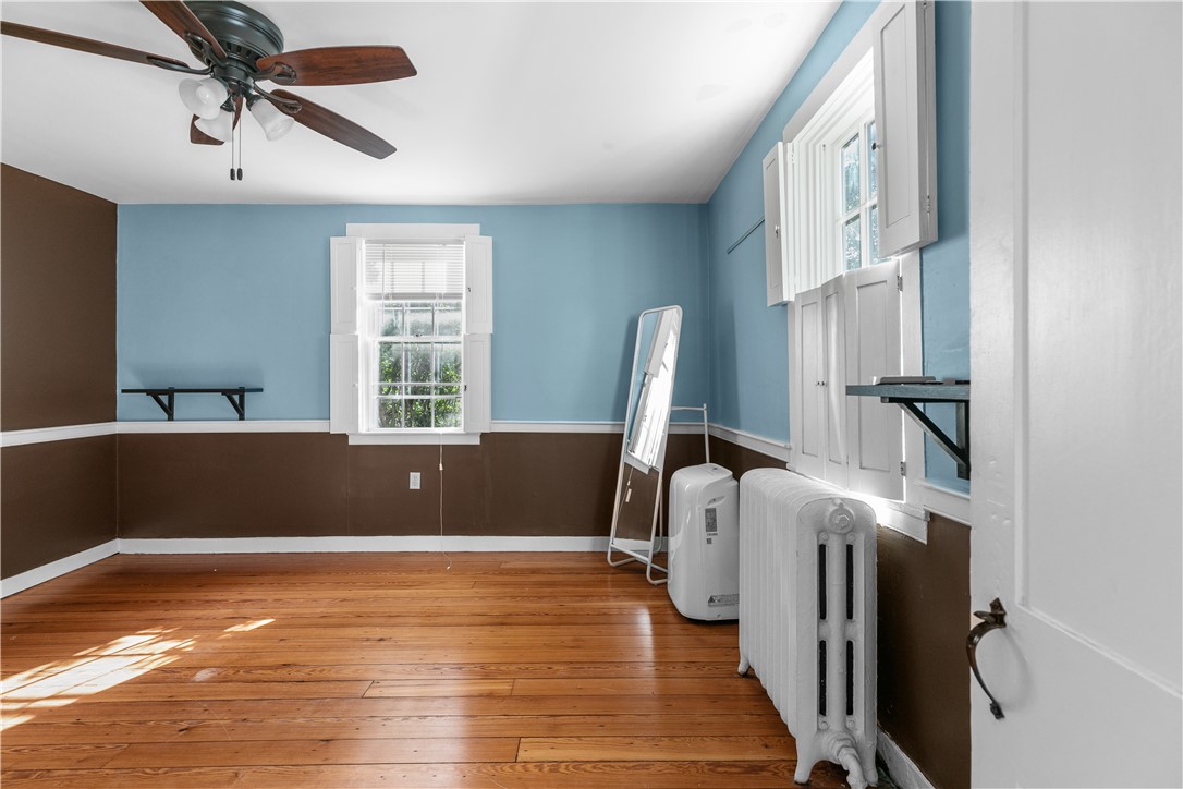 Newport, Rhode Island 02840, United States, 2 Bedrooms Bedrooms, ,1 BathroomBathrooms,Residential,Active,185866