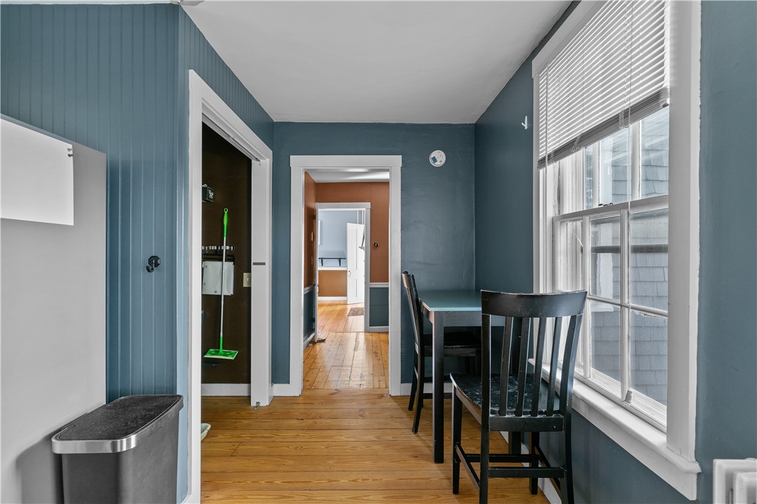 Newport, Rhode Island 02840, United States, 2 Bedrooms Bedrooms, ,1 BathroomBathrooms,Residential,Active,185866