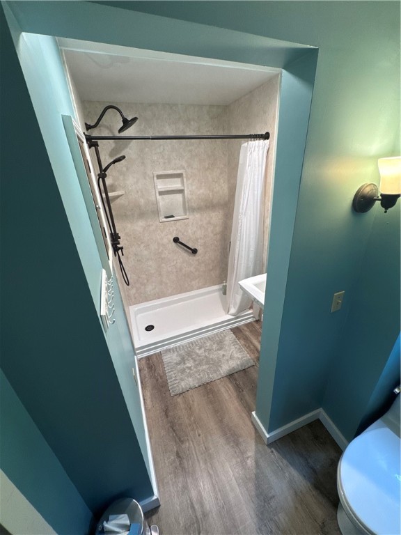 Newport, Rhode Island 02840, United States, 2 Bedrooms Bedrooms, ,1 BathroomBathrooms,Residential,Active,185866