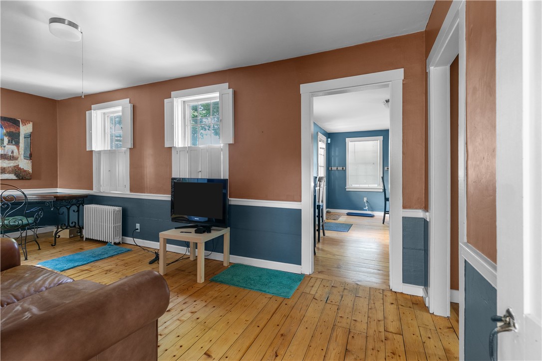 Newport, Rhode Island 02840, United States, 2 Bedrooms Bedrooms, ,1 BathroomBathrooms,Residential,Active,185866