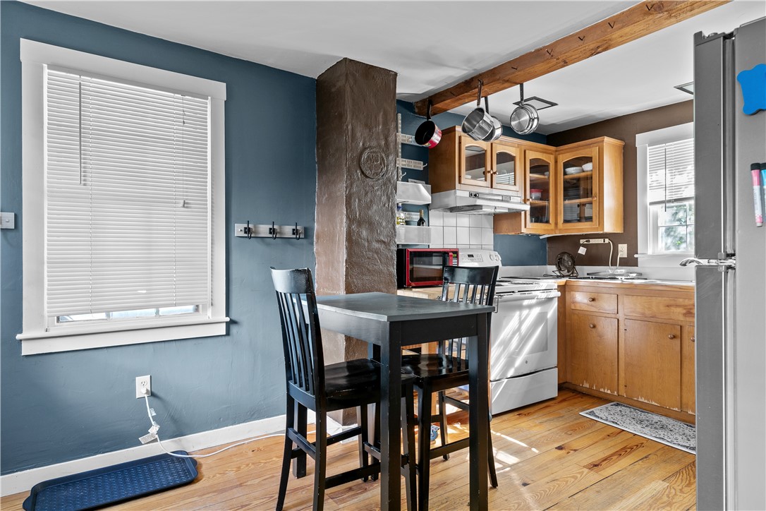 Newport, Rhode Island 02840, United States, 2 Bedrooms Bedrooms, ,1 BathroomBathrooms,Residential,Active,185866