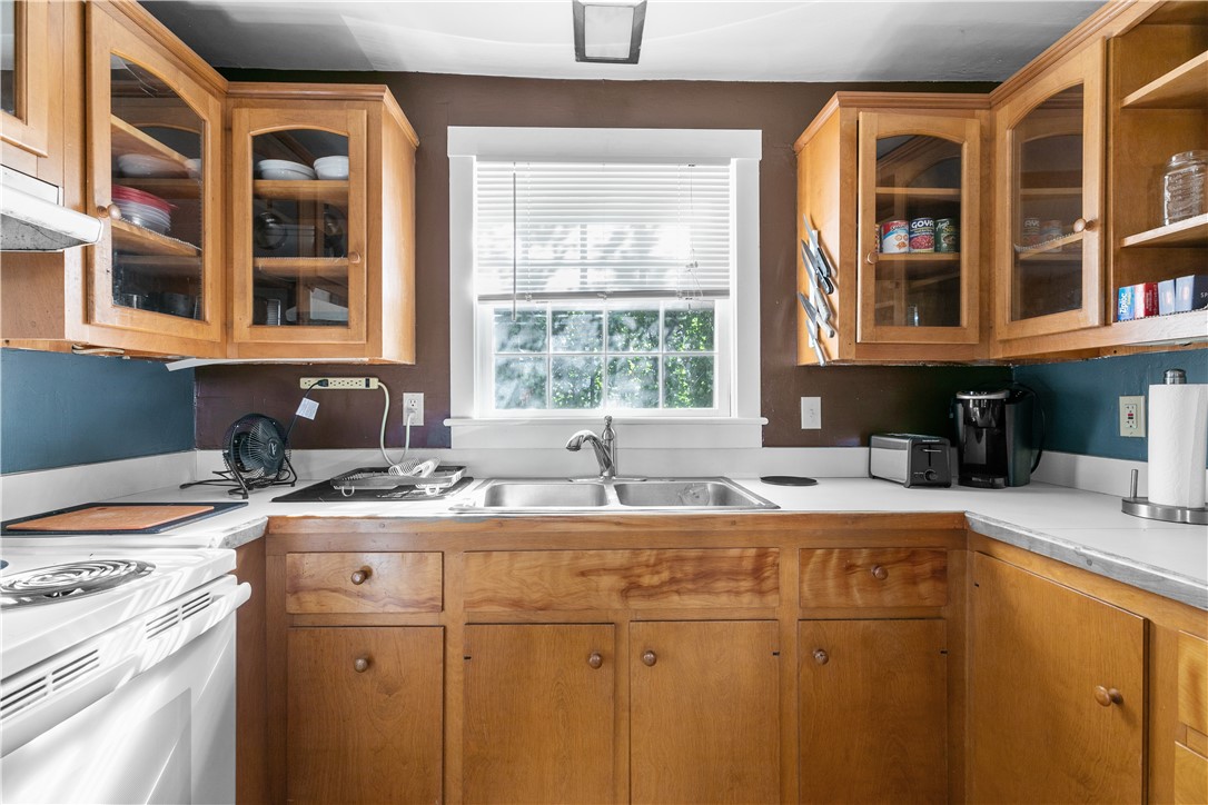 Newport, Rhode Island 02840, United States, 2 Bedrooms Bedrooms, ,1 BathroomBathrooms,Residential,Active,185866