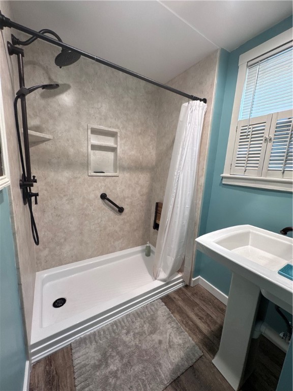 Newport, Rhode Island 02840, United States, 2 Bedrooms Bedrooms, ,1 BathroomBathrooms,Residential,Active,185866