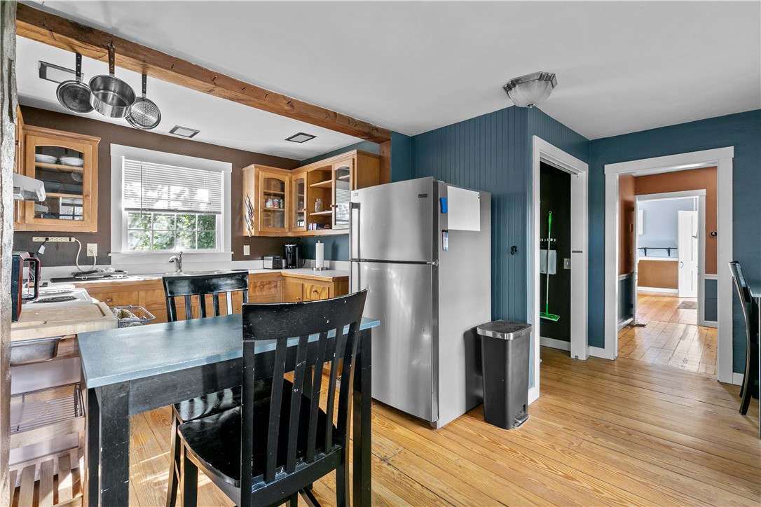 Newport, Rhode Island 02840, United States, 2 Bedrooms Bedrooms, ,1 BathroomBathrooms,Residential,Active,185866